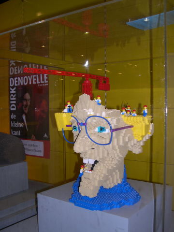 24_legocartoon.jpg