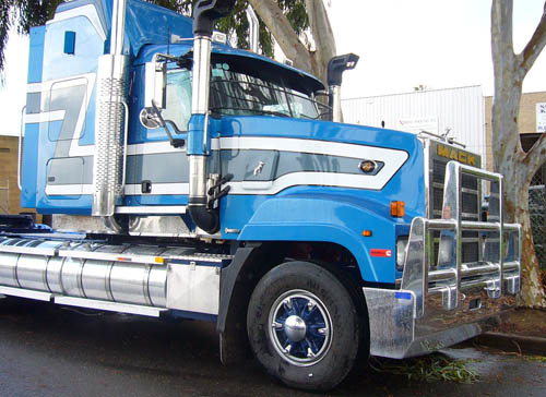 mack_titan_australia_2.jpg