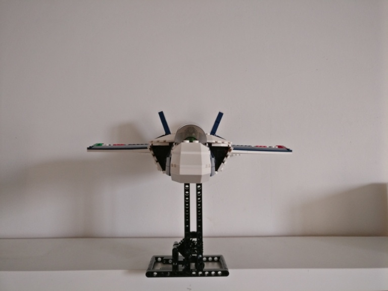 jet_front_1.jpg