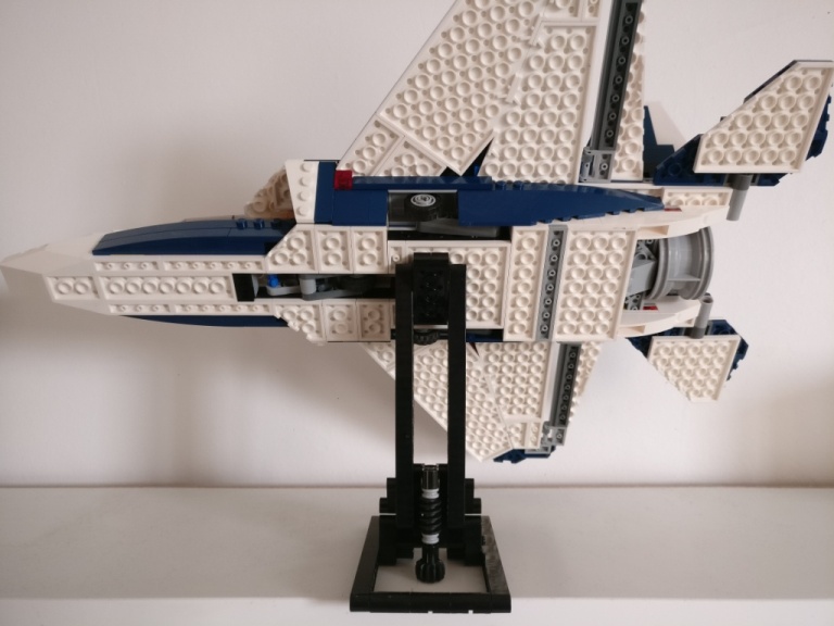 jet_underneath.jpg