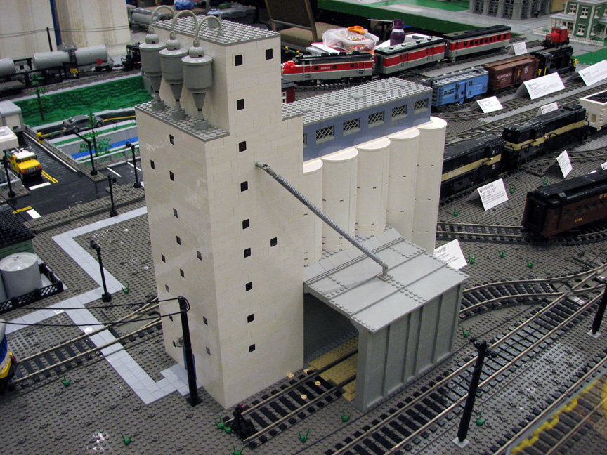 brickworldindylug1755.jpg