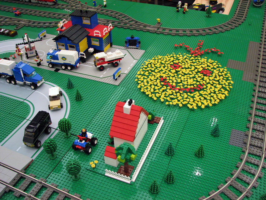 brickworldmichiana1450.jpg
