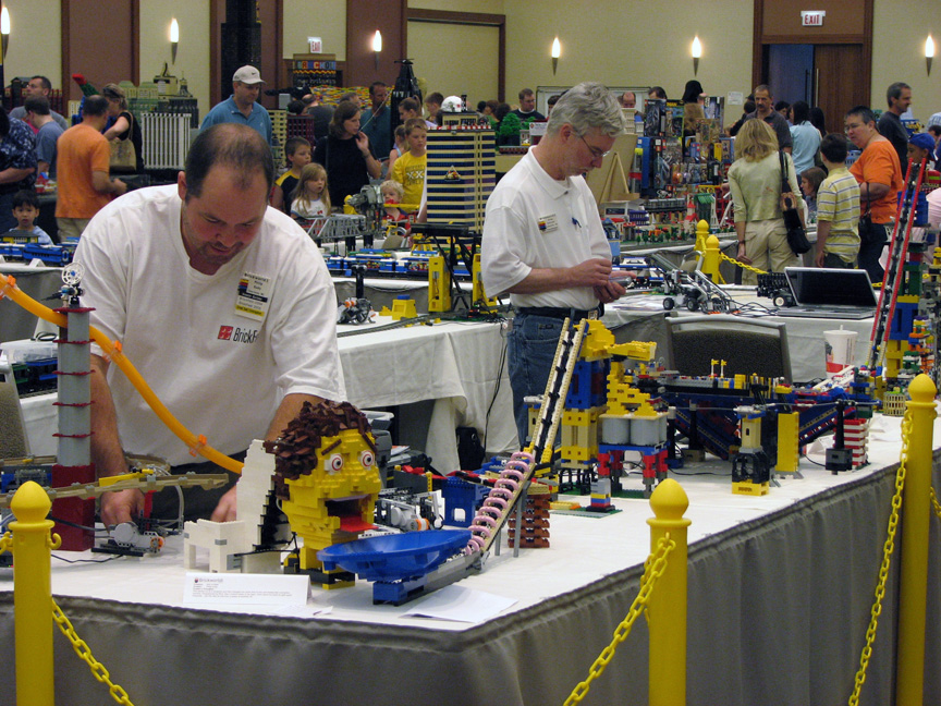 brickworldpeople2139.jpg