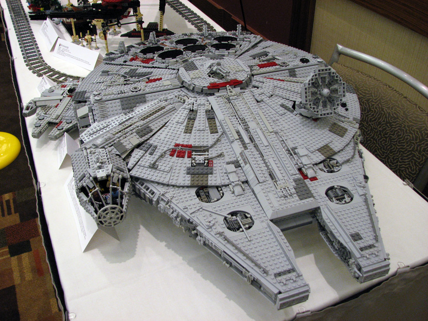 brickworldfalcon1478.jpg