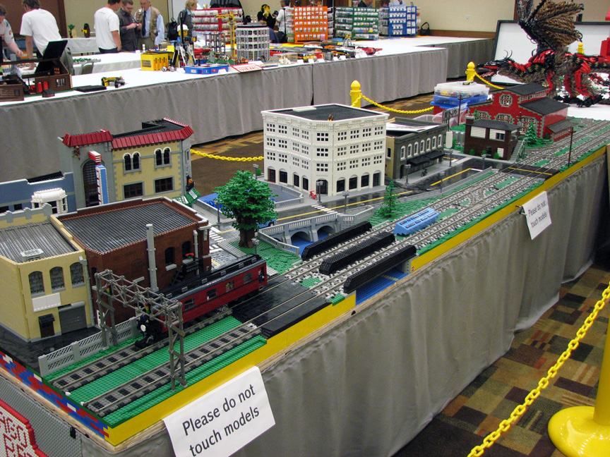 brickworldtrain1440.jpg