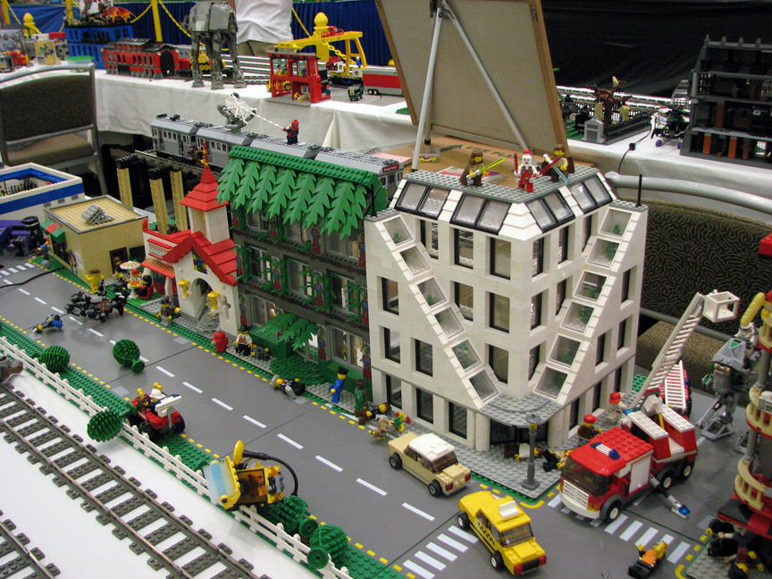 brickworldtrain1942.jpg
