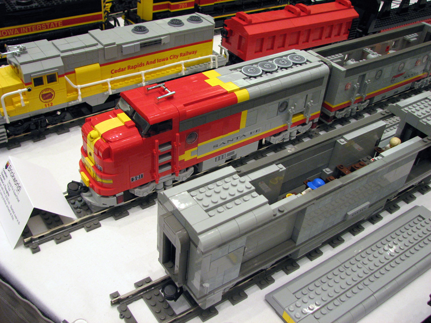 brickworldtrain2036.jpg