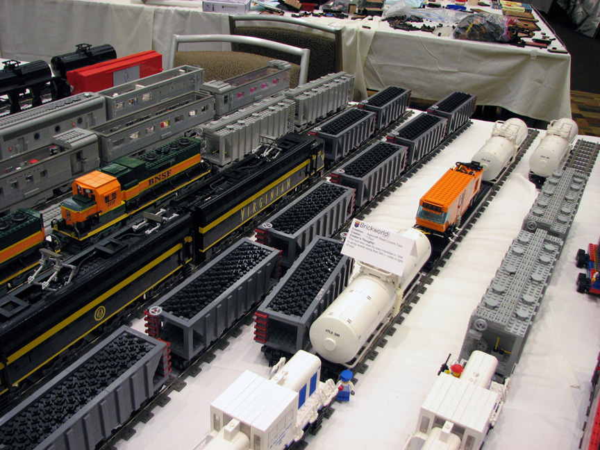 brickworldtrain2040.jpg