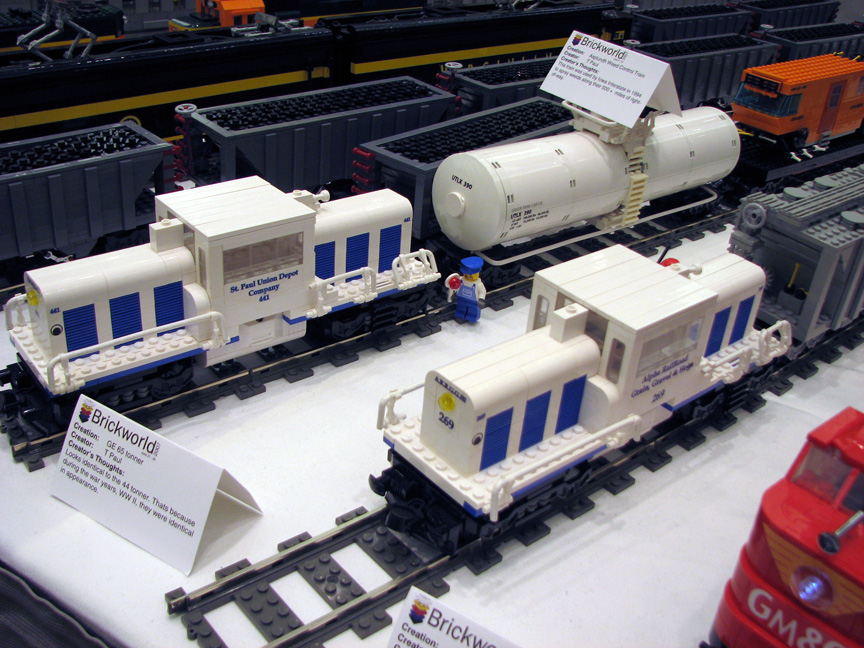 brickworldtrain2041.jpg