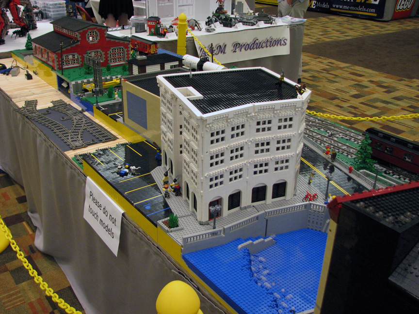 brickworldtrain2057.jpg