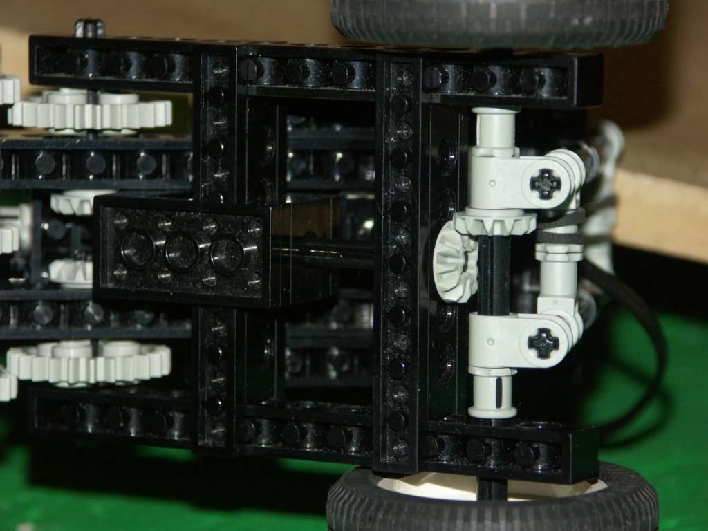 technic_car-driving_and_steering-with-1-motor-6.jpg