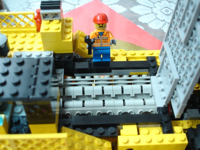06_v12_engine.jpg