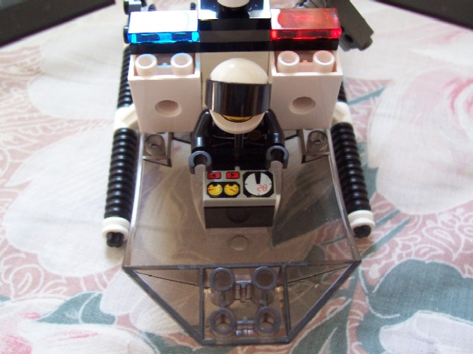 5_simple_cockpit.jpg