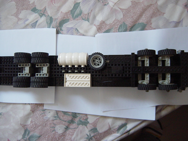 09_chassis.jpg