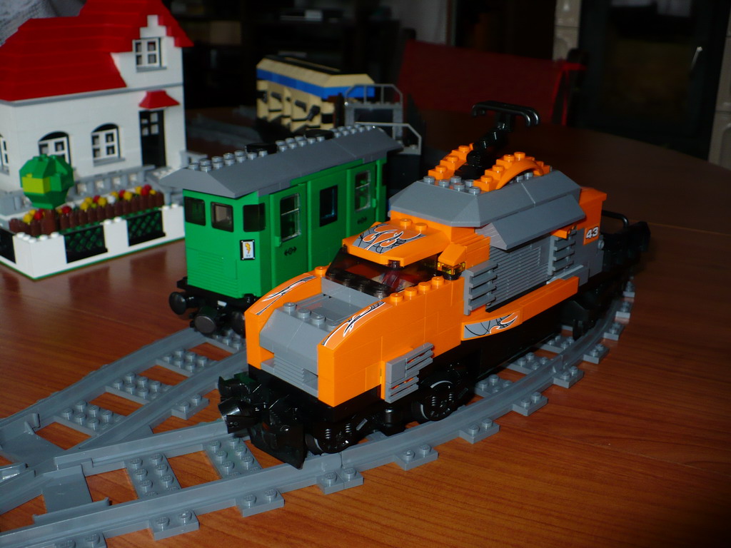 orange_sentinel_02_-_front.jpg