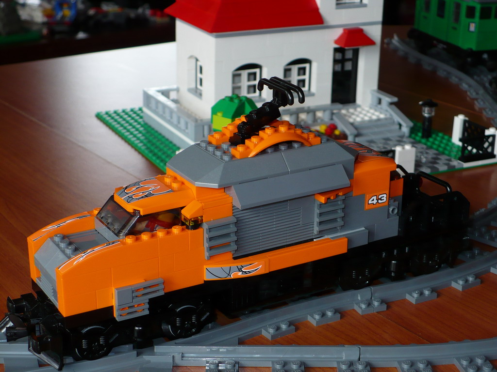 orange_sentinel_05_-_front.jpg