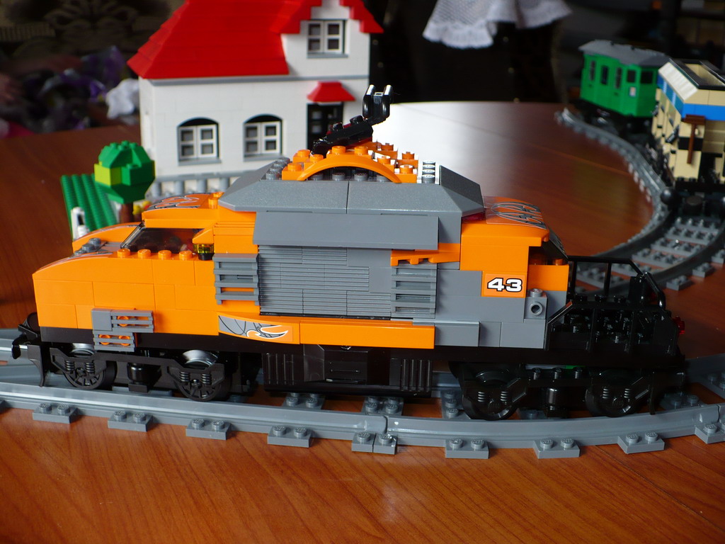 orange_sentinel_06_-_side.jpg