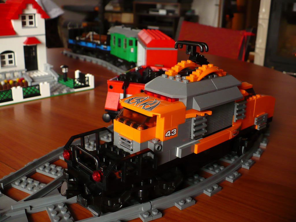 orange_sentinel_12_-_rear.jpg