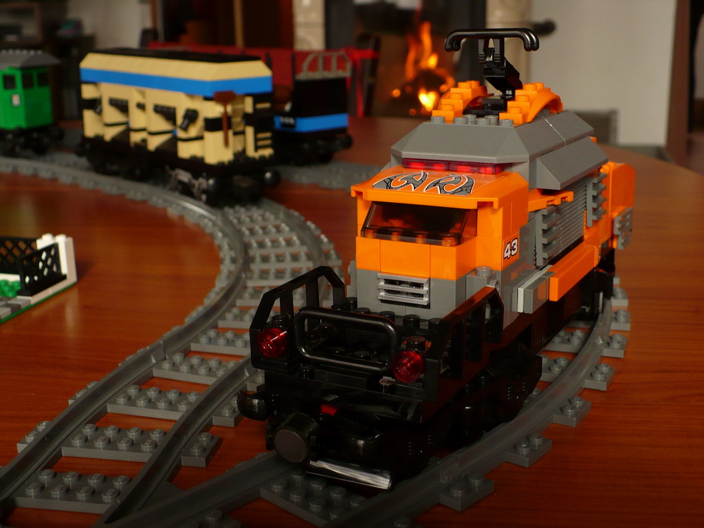 orange_sentinel_14_-_rear.jpg