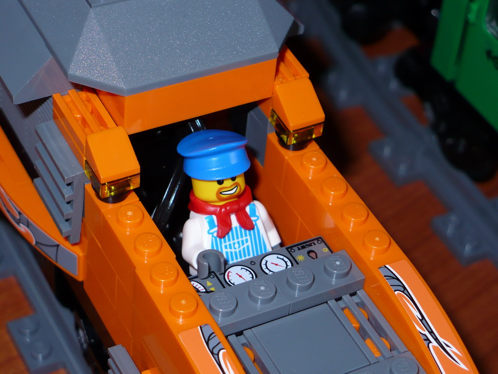 orange_sentinel_17_-_cockpit.jpg