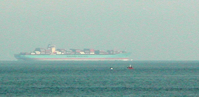maersk_sealand_off_calais.jpg