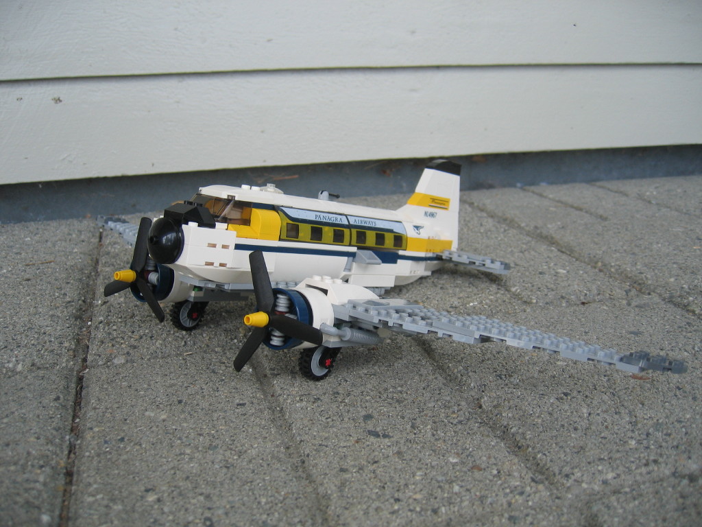 004-airplanefrontside.jpg