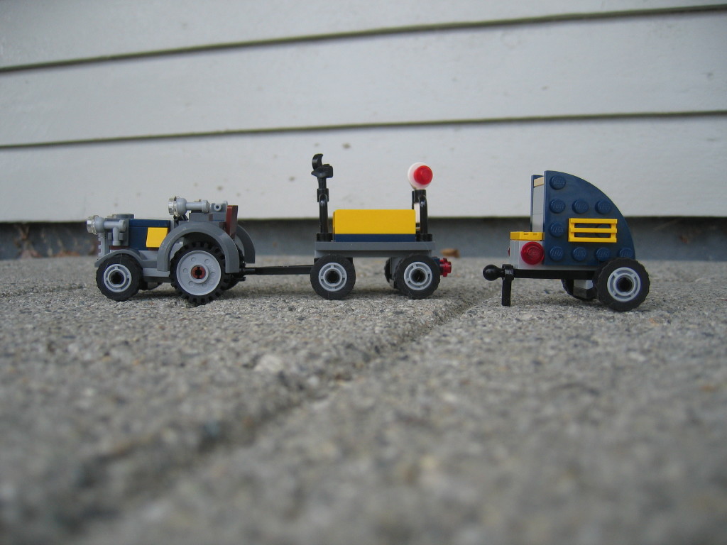 017-tracktorside.jpg