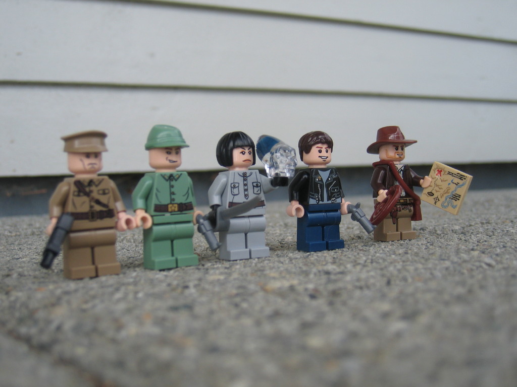 022-minifigfrontside.jpg