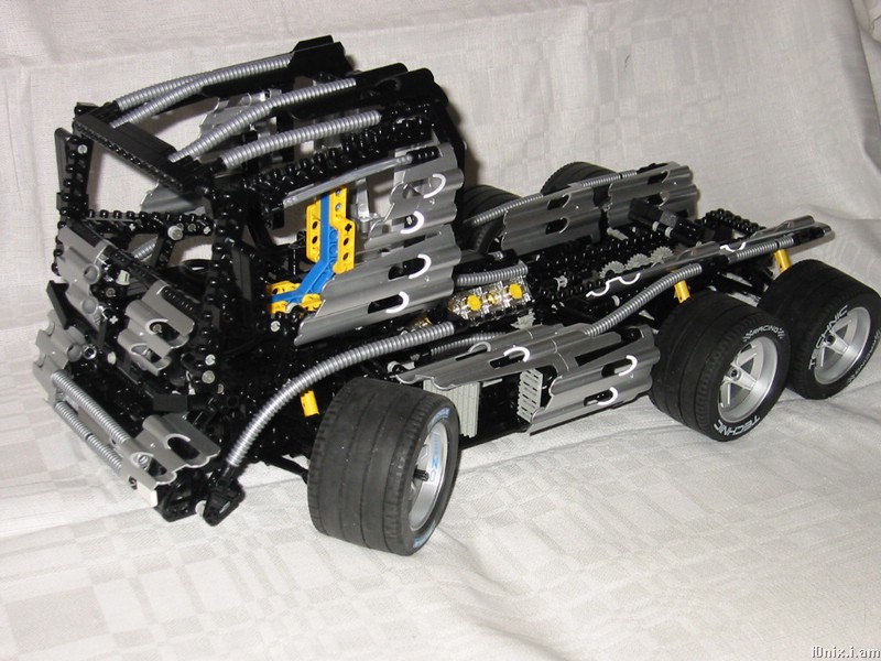 8458-2_mov_01.jpg