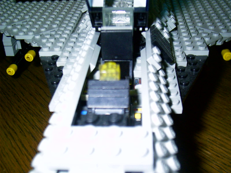 10cockpit.jpg