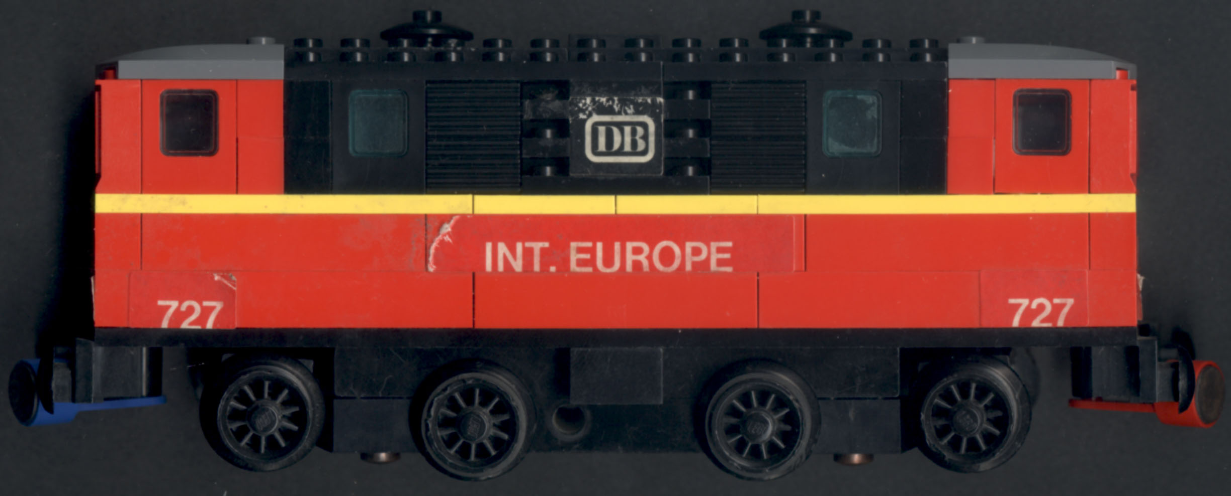 727-custom_diesel_train.jpg