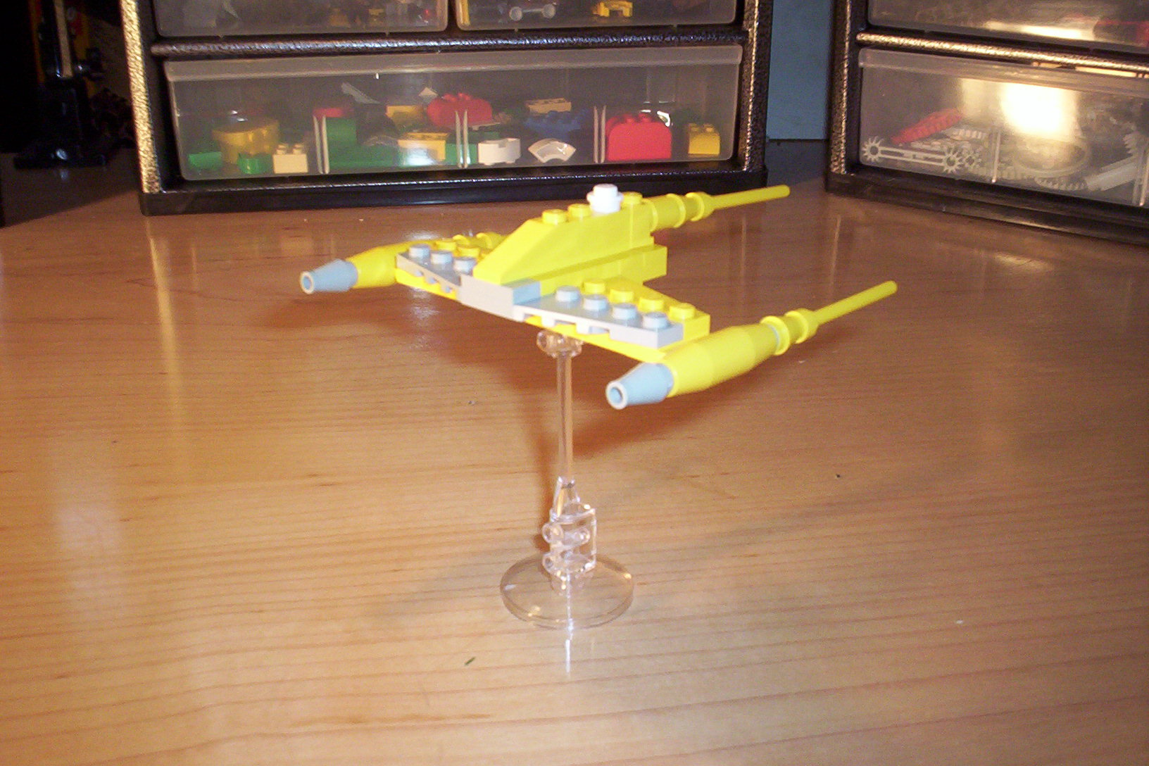 01mini-naboo-starfighter.jpg