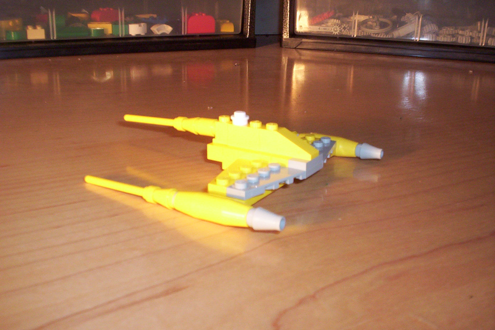 02mini-naboo-starfighter.jpg