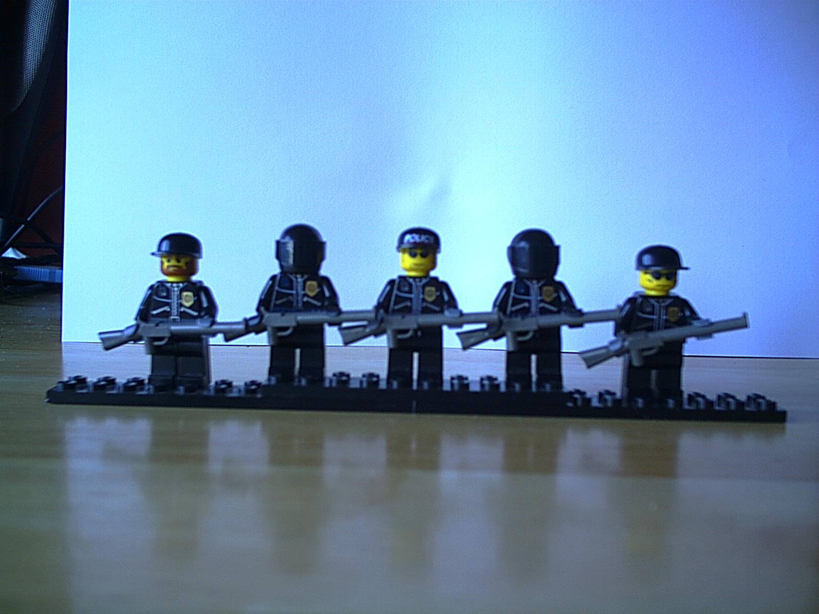 armed_cops1.jpg