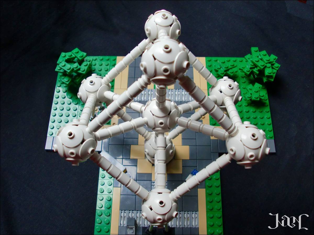atomium02.jpg