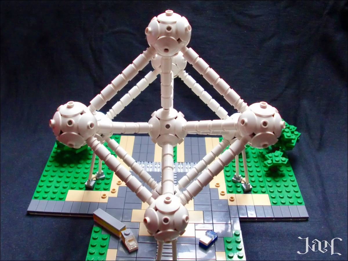 atomium03.jpg