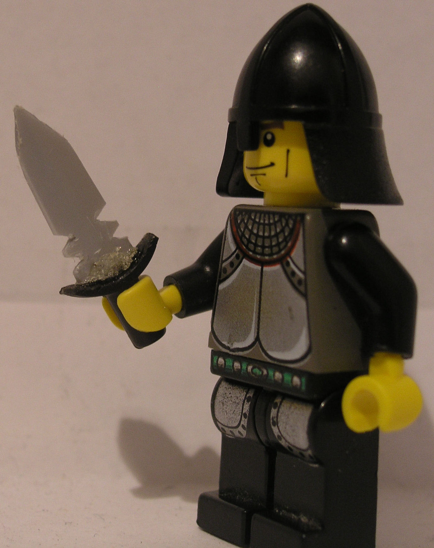 dagger_with_minifig.jpg