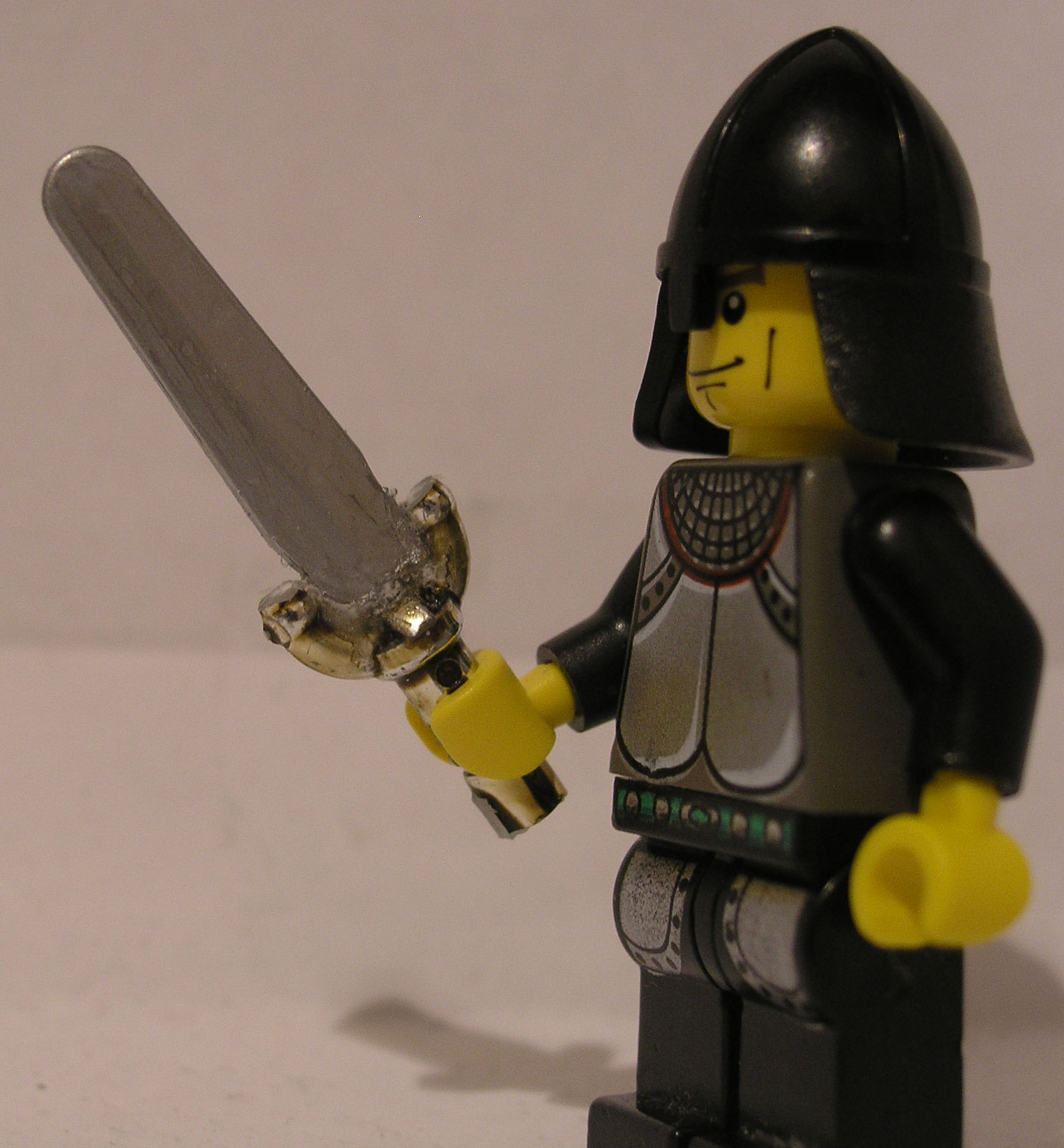shortsword_with_minifig.jpg