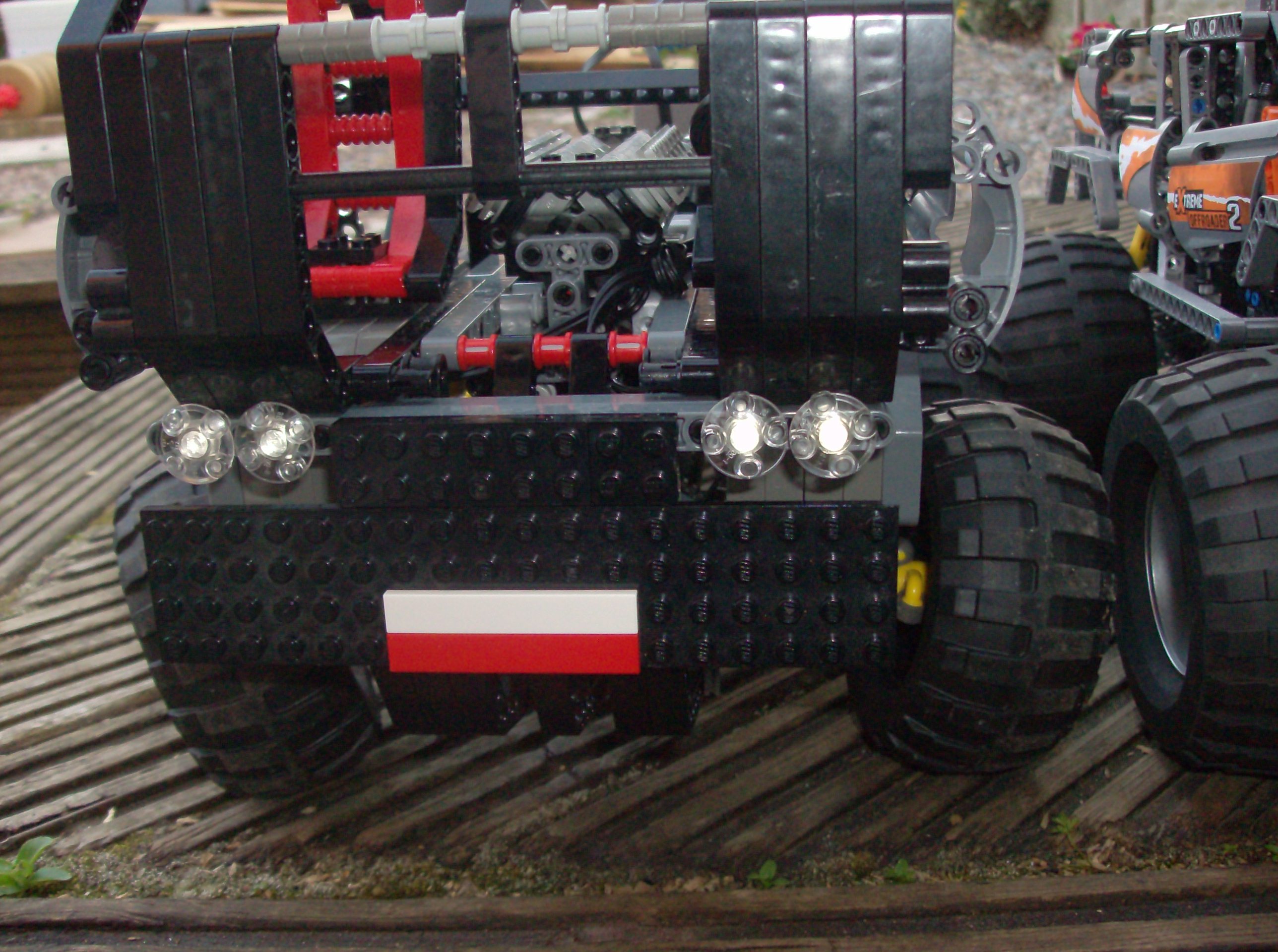 lego_rc_tatra_t813_8x8_039.jpg