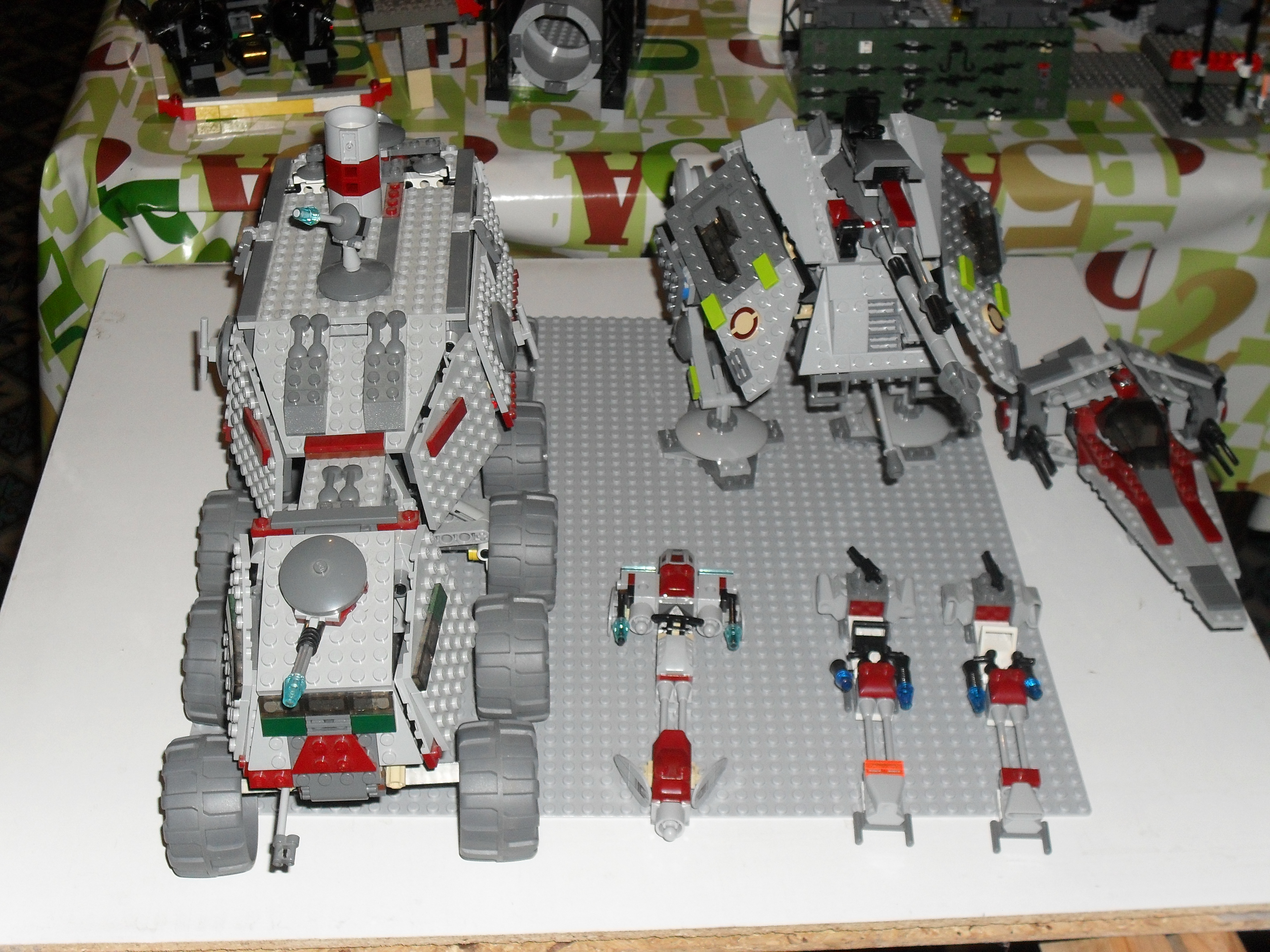 clone_vehicles_and_ship_ep_iii.jpg