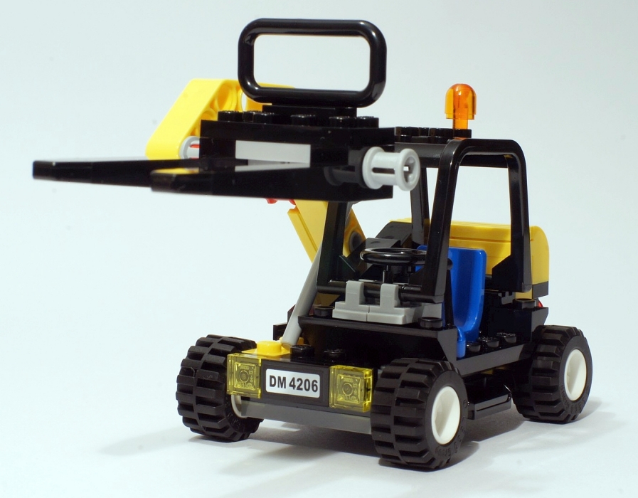 28_forklift_angle1_big.jpg