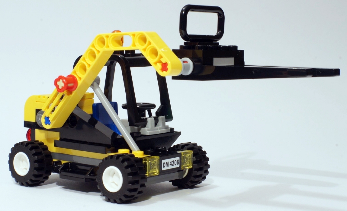 29_forklift_angle2_big.jpg