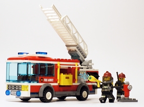 30_fire_truck_action1_small.jpg