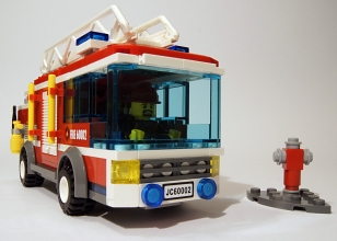 38_fire_truck_action9_small.jpg