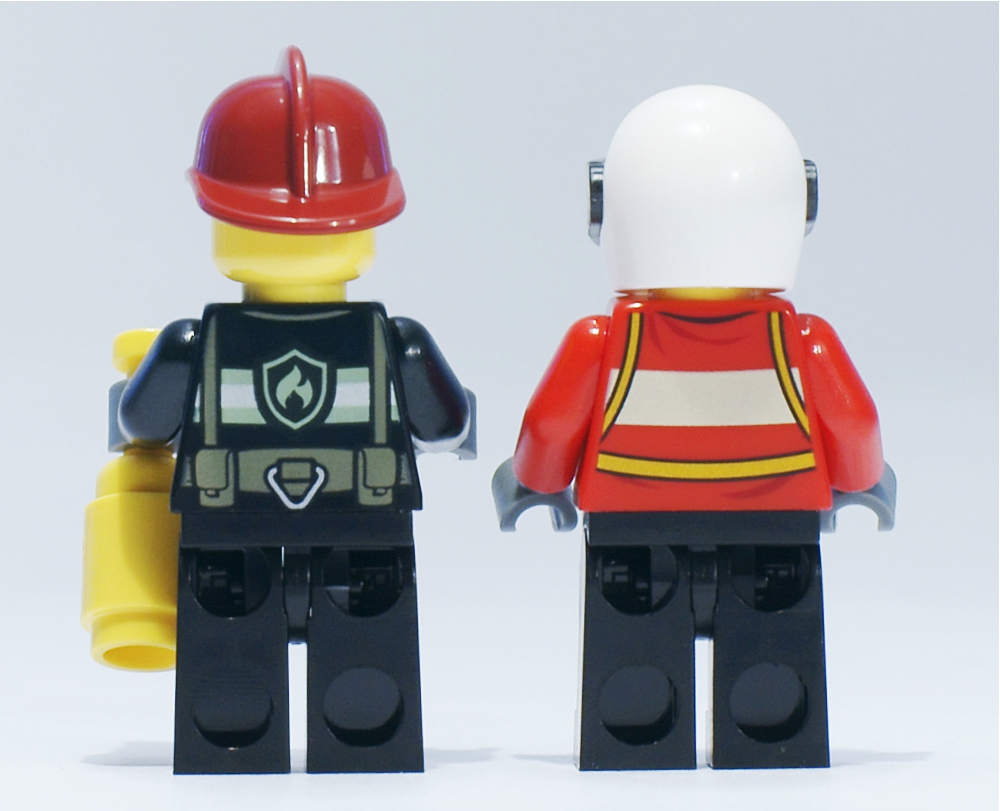 10_minifigs_back_big.jpg