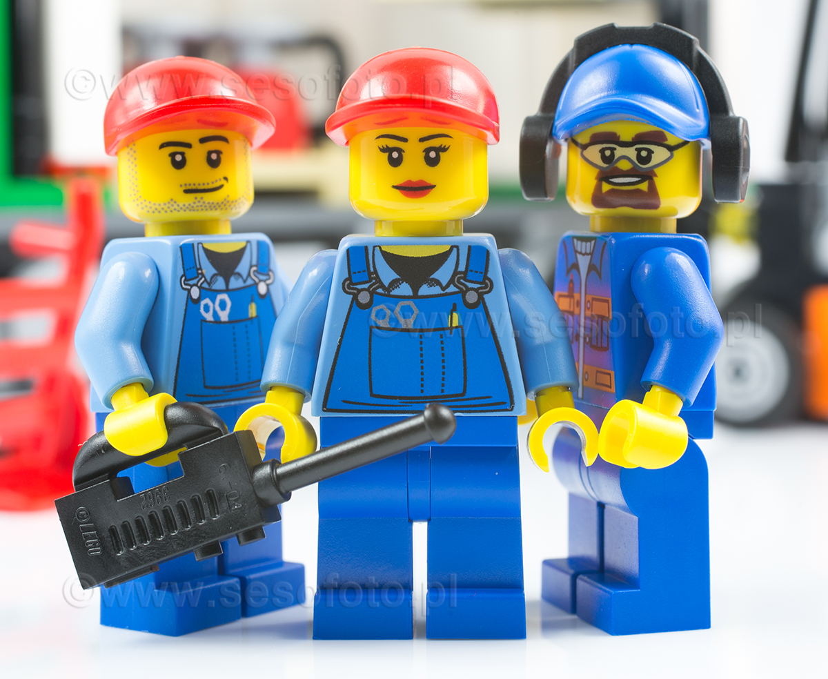 07_minifigi_front_big.jpg