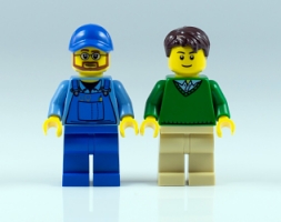 09_minifigs1_small.jpg