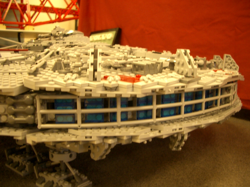 070331agmfalcon5.jpg