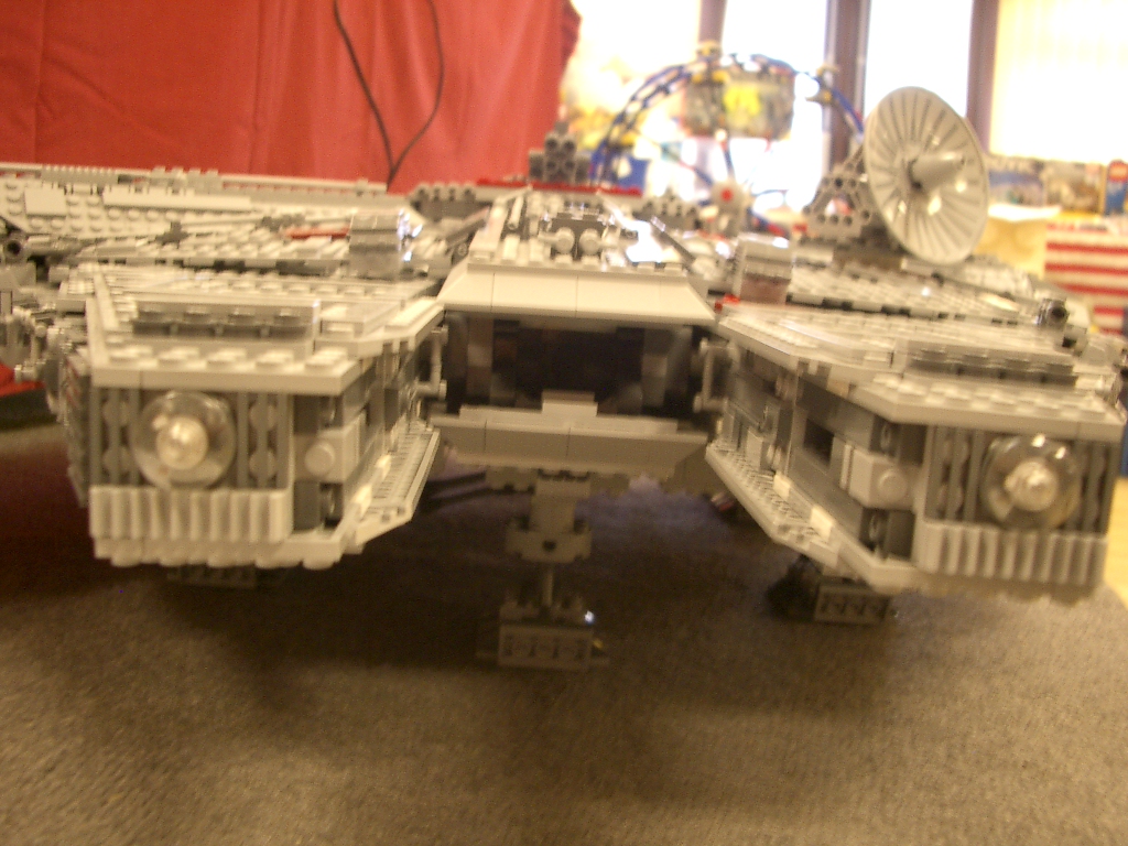 070331agmfalcon8.jpg