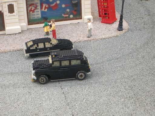 minilanduk140404blackcab.jpg